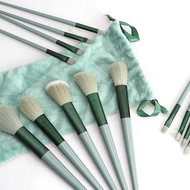 13 Pcs Makeup Brush Set | Soft Bristles | Elegant Velvet Storage Bag Included