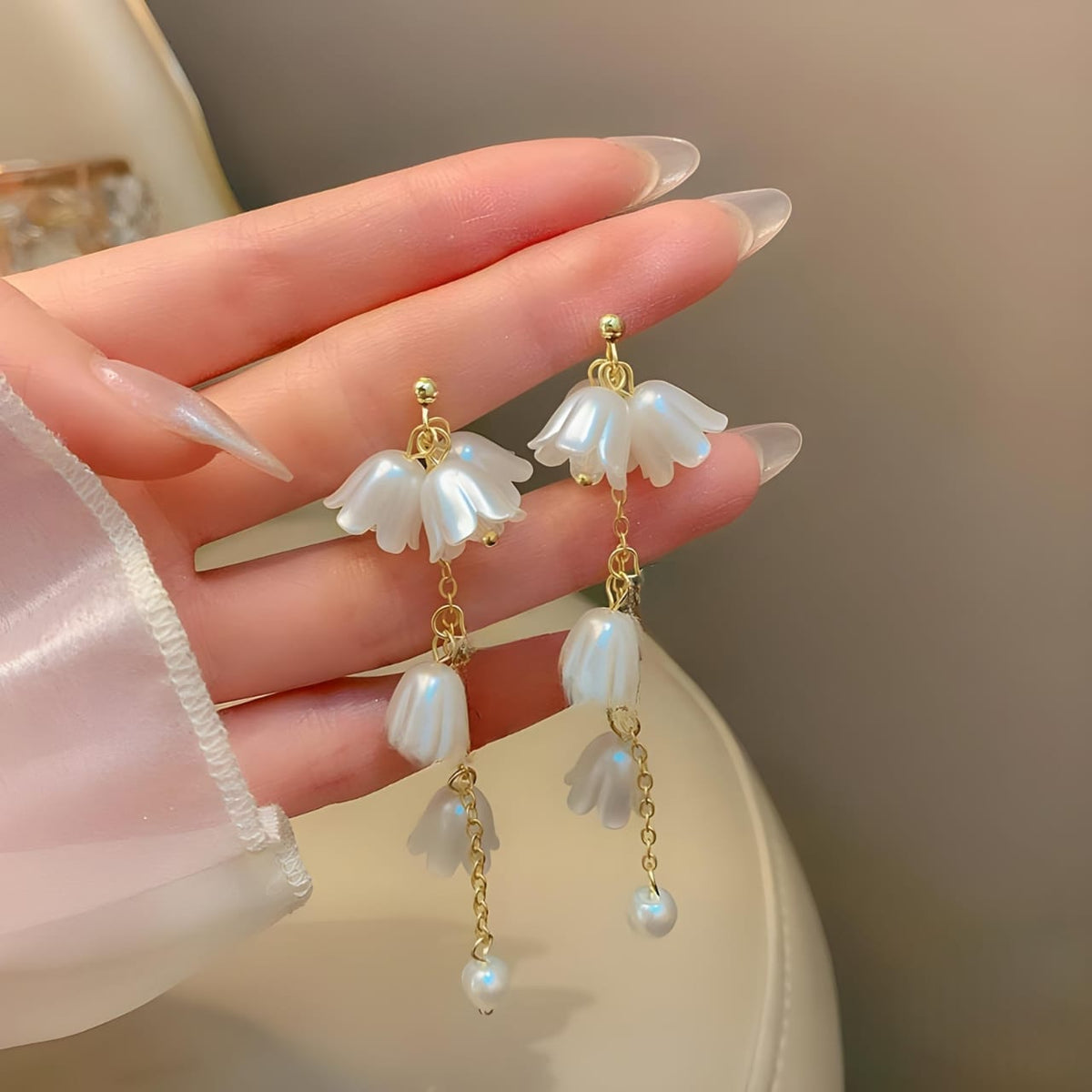SHEIN Elegant Pearl and Flower Earrings for Women