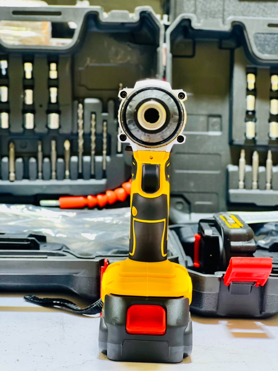 DeWalt 64V Cordless Drill Machine With 2 Lithium-Ion Batteries Charger | 20-Piece Drill Kit