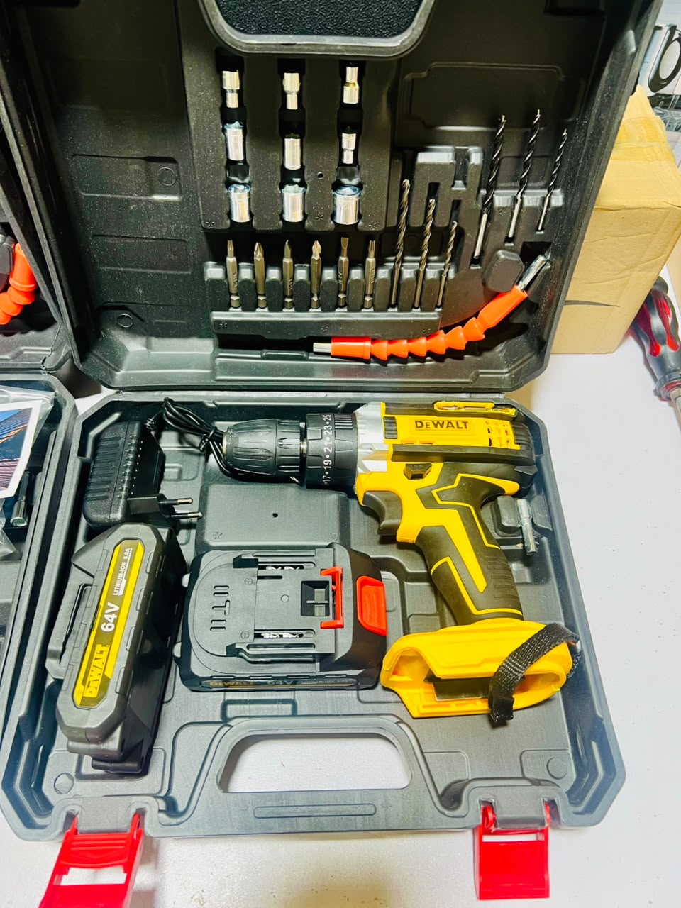 DeWalt 64V Cordless Drill Machine With 2 Lithium-Ion Batteries Charger | 20-Piece Drill Kit