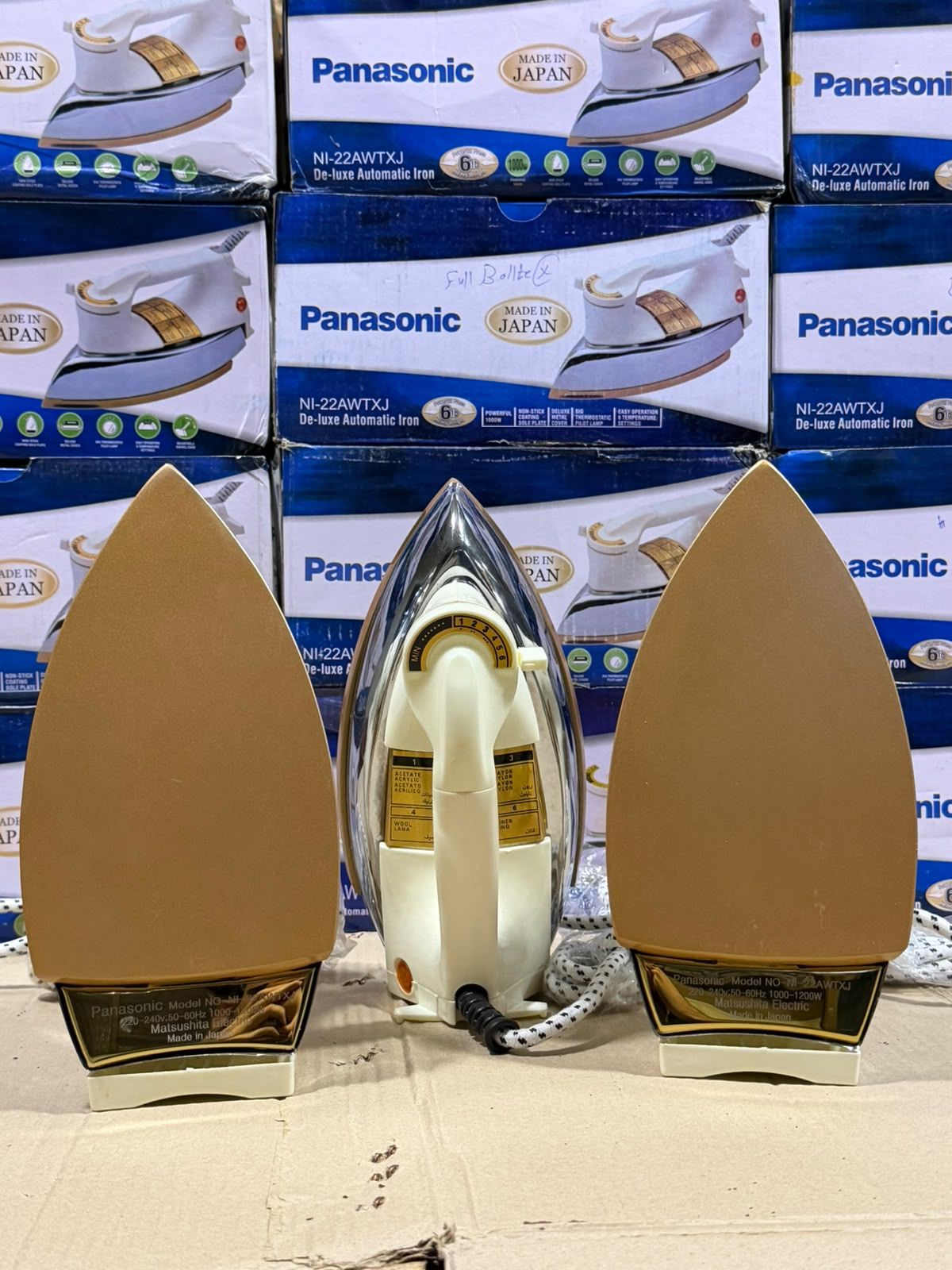 Panasonic De Luxe Automatic Iron | 1000W | Non Stick Soleplate