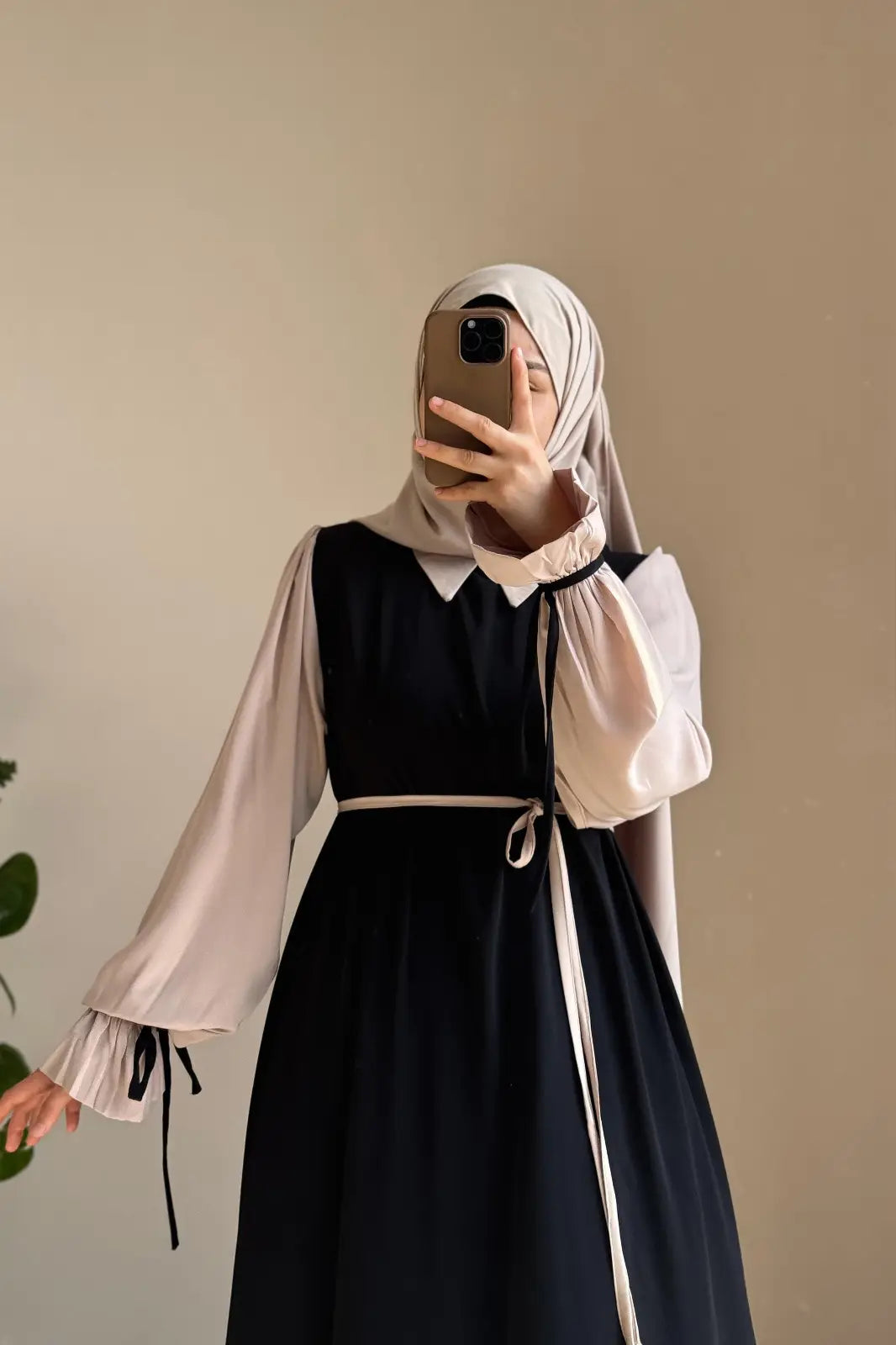 Collar Abaya with Belt and Matching Stroller | Original Wool Peach Fabric | Front Open Stylish